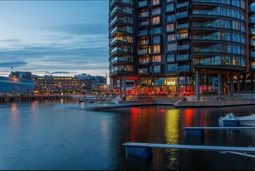 オスロAker Brygge - Sjoside Hjem - Sentral Beliggenhetアパートメント エクステリア 写真