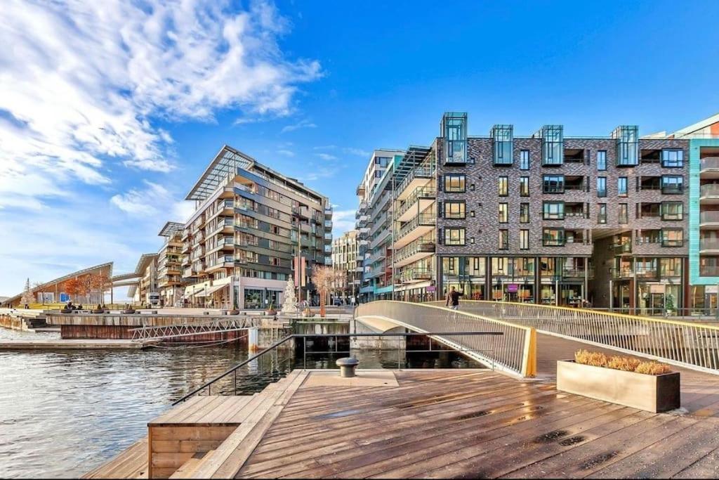 オスロAker Brygge - Sjoside Hjem - Sentral Beliggenhetアパートメント エクステリア 写真